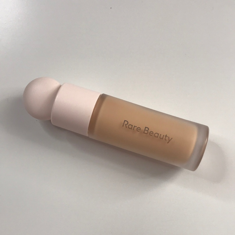 Rare Beauty Brightening Concealer in 270N